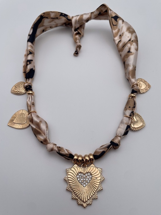 None Jewelry - Gold Heart Pendant Scarf Necklace - Beige & Black